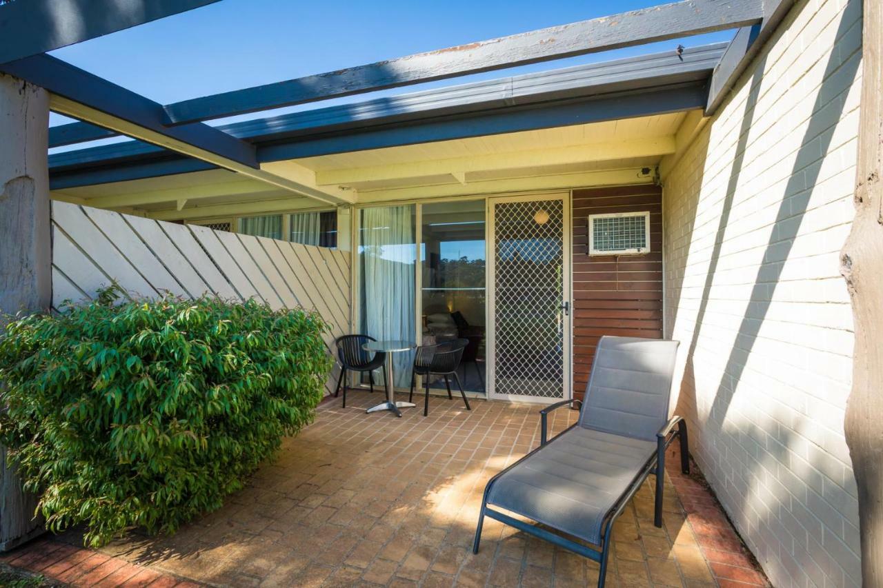 Black Dolphin Motel & Apartments Merimbula Exteriör bild