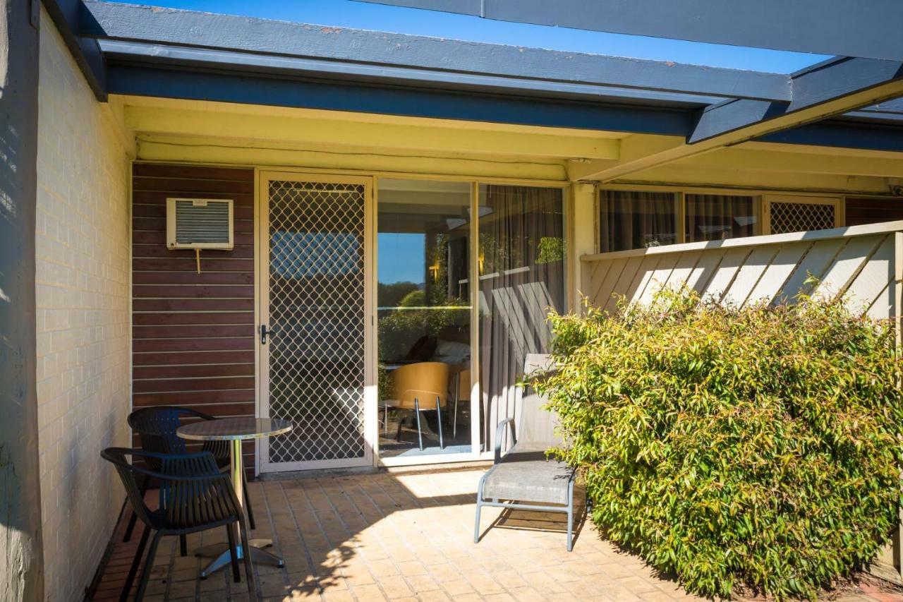 Black Dolphin Motel & Apartments Merimbula Exteriör bild